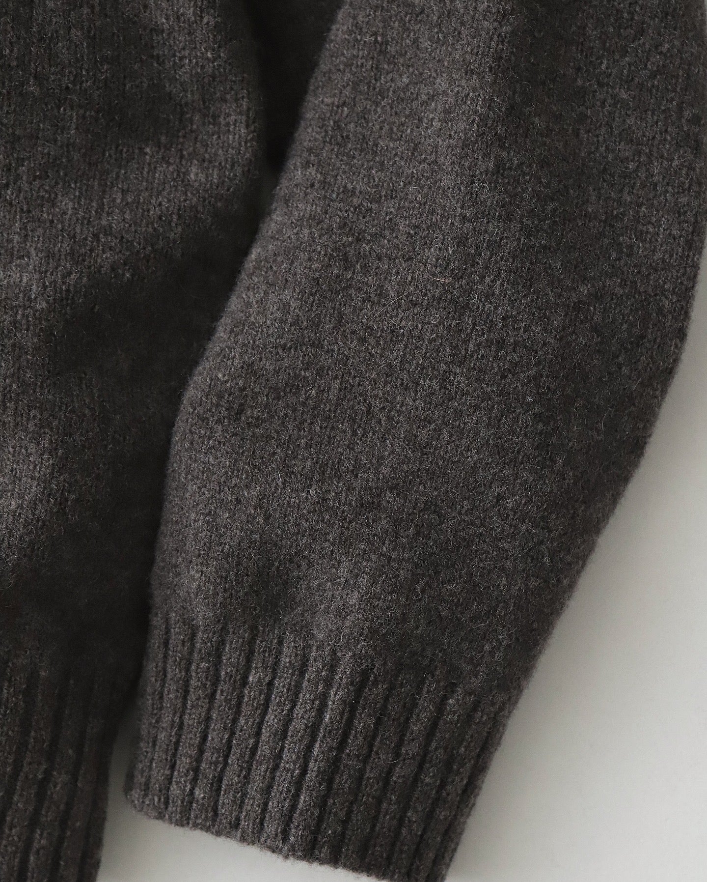 LAMBS WOOL HALF ZIP SWEATER