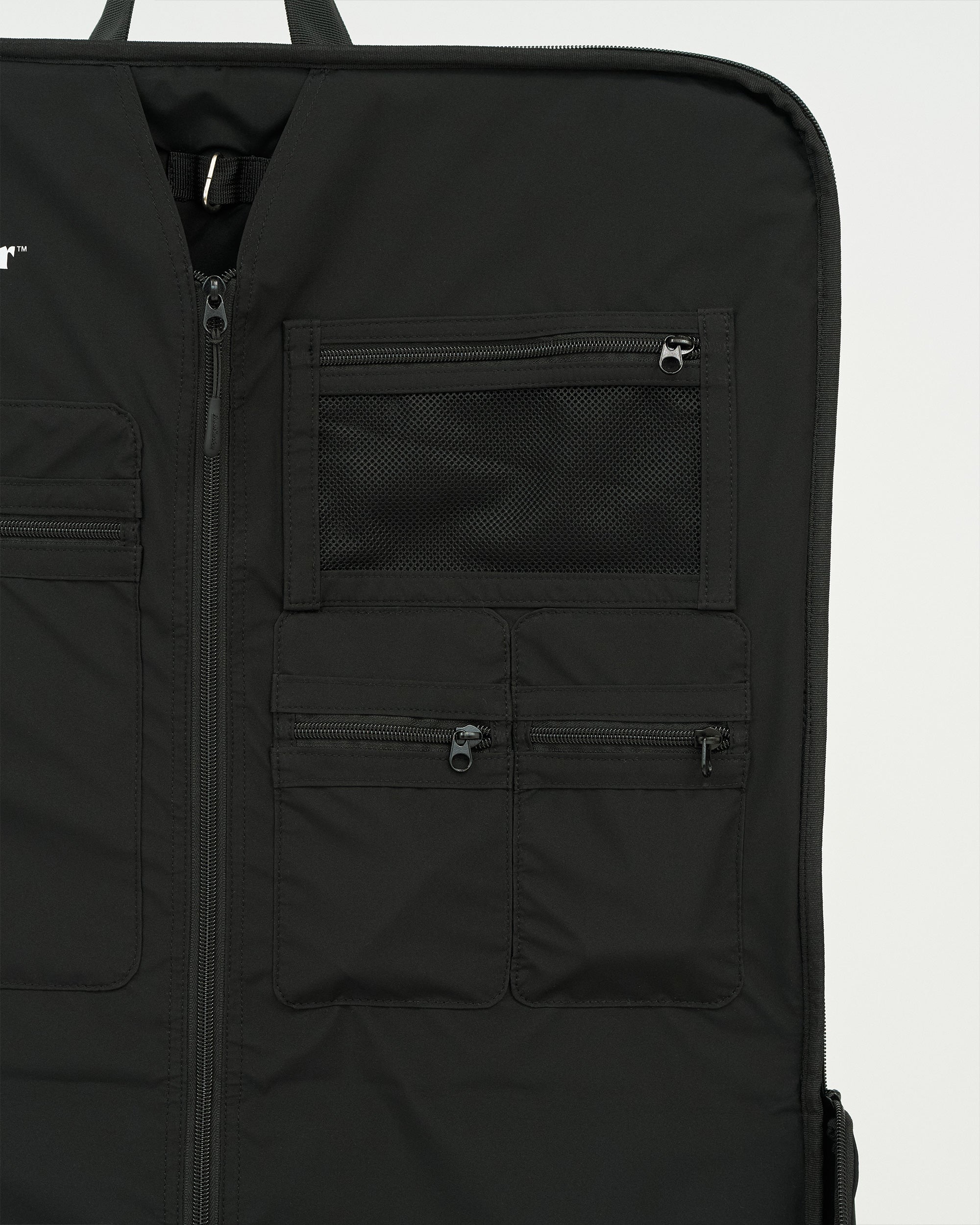 MULTI POCKET GARMENT BAG
