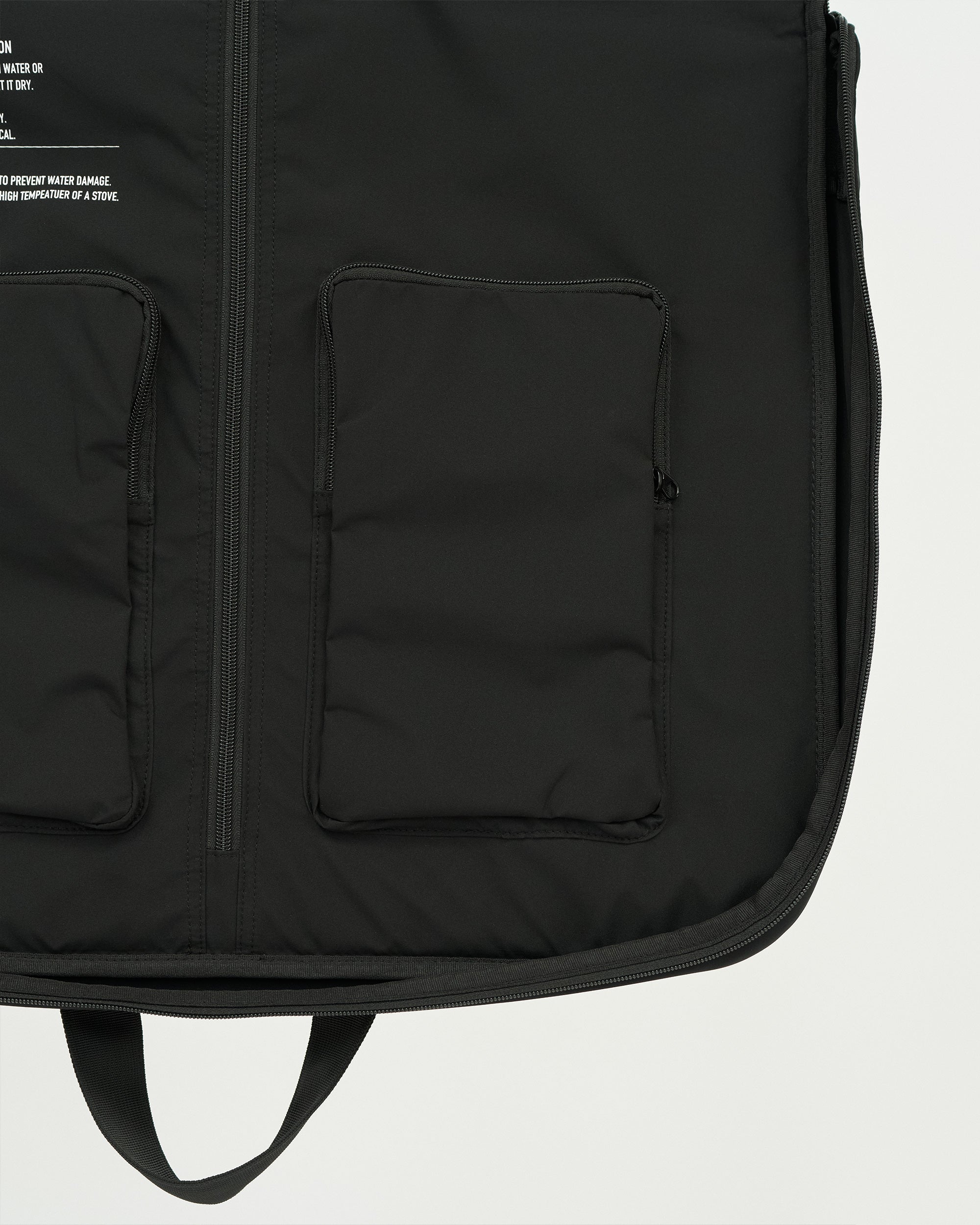 MULTI POCKET GARMENT BAG