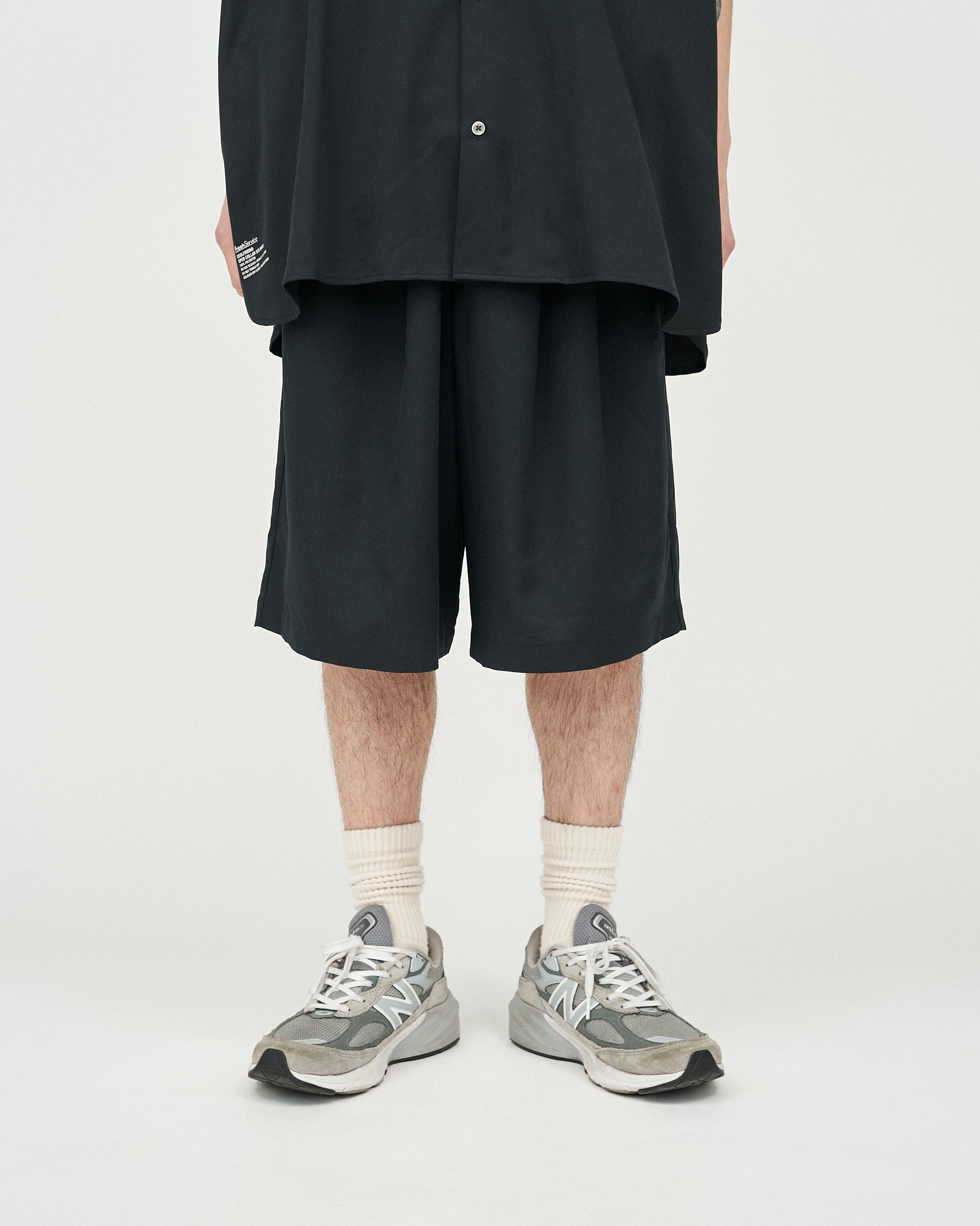 COOLFIBER TWO TUCK EASY SHORTS