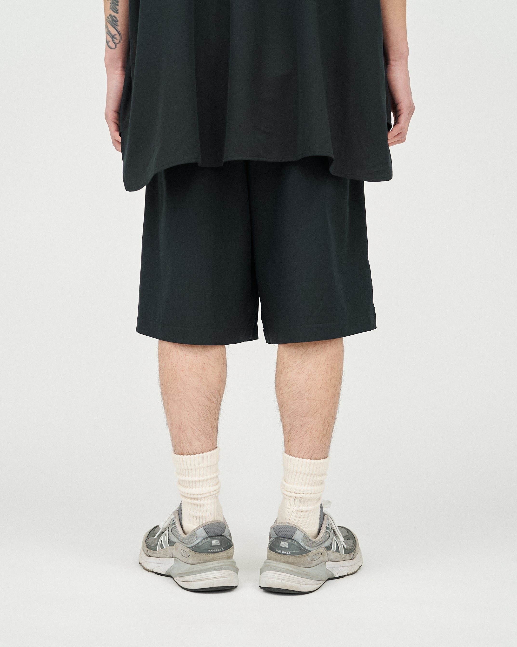 COOLFIBER TWO TUCK EASY SHORTS