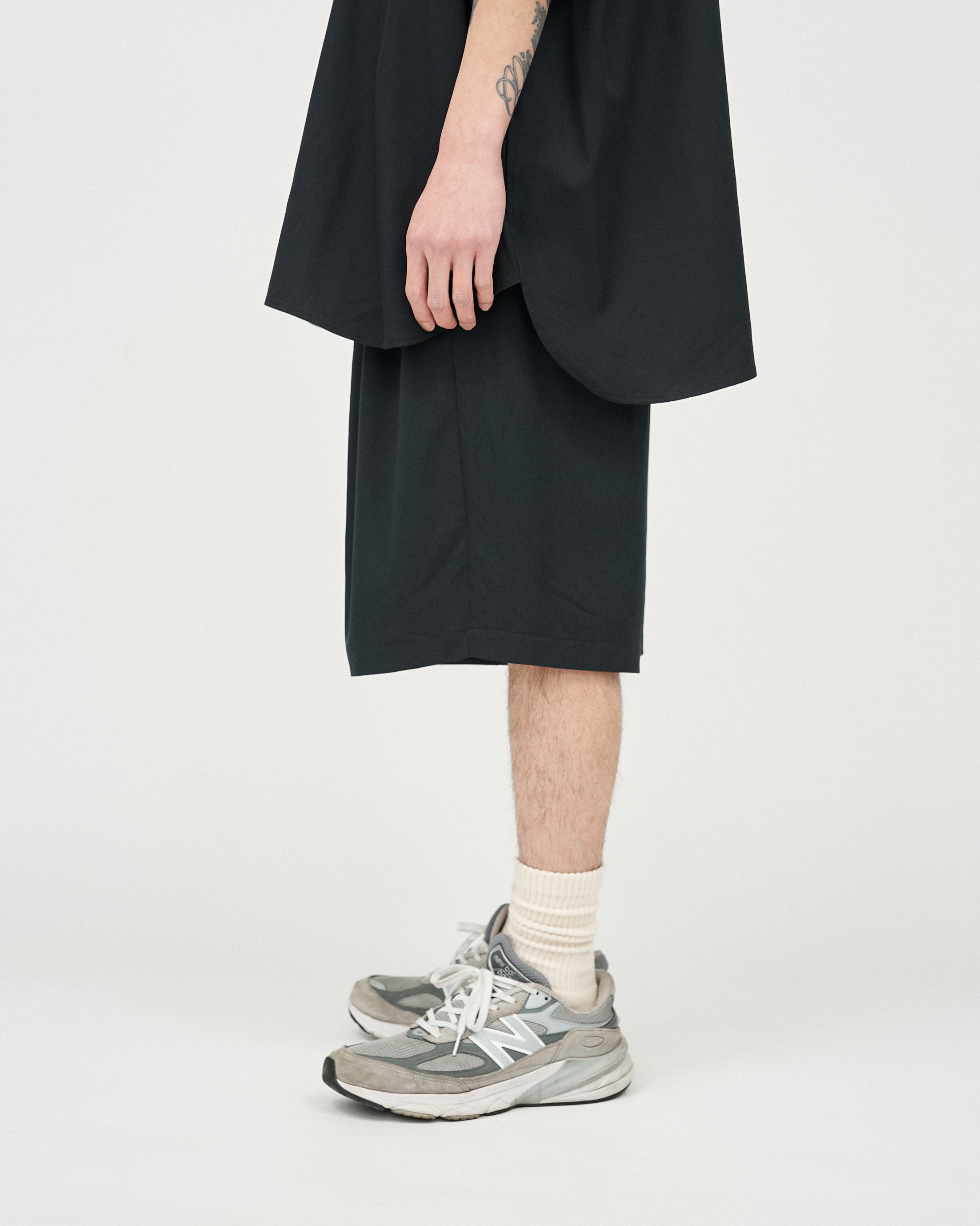 COOLFIBER TWO TUCK EASY SHORTS