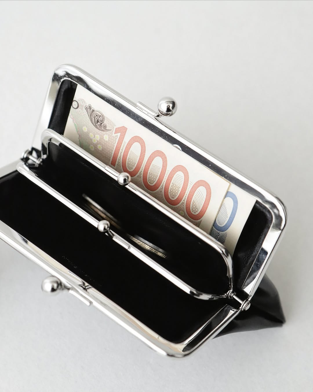 KISS CLASP SMALL