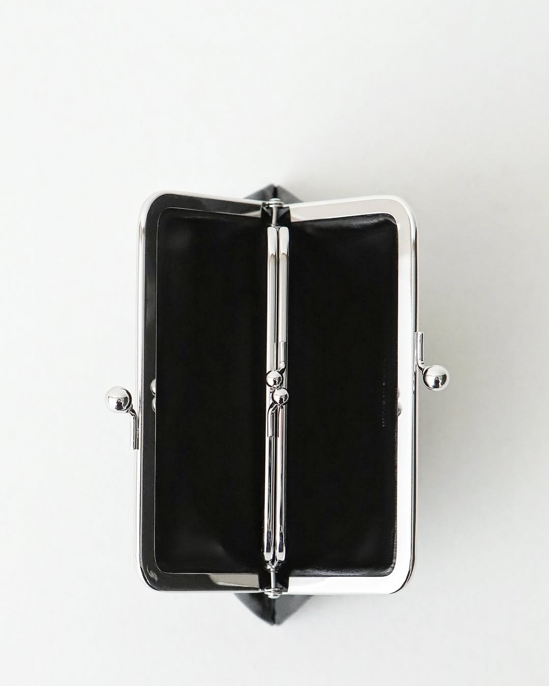 KISS CLASP SMALL