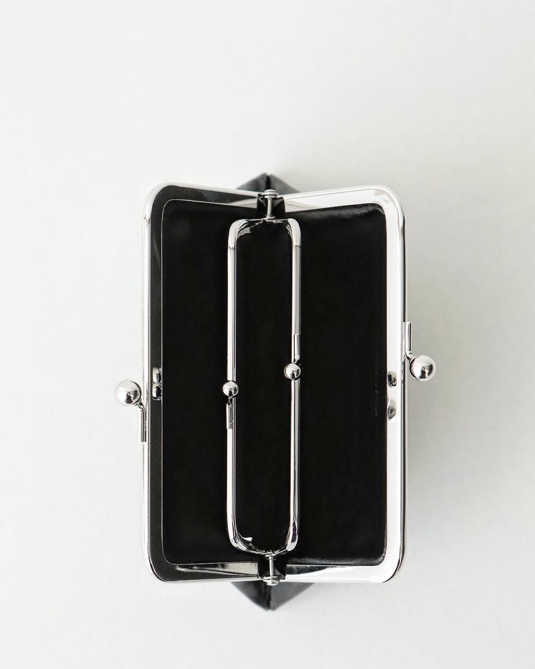 KISS CLASP SMALL