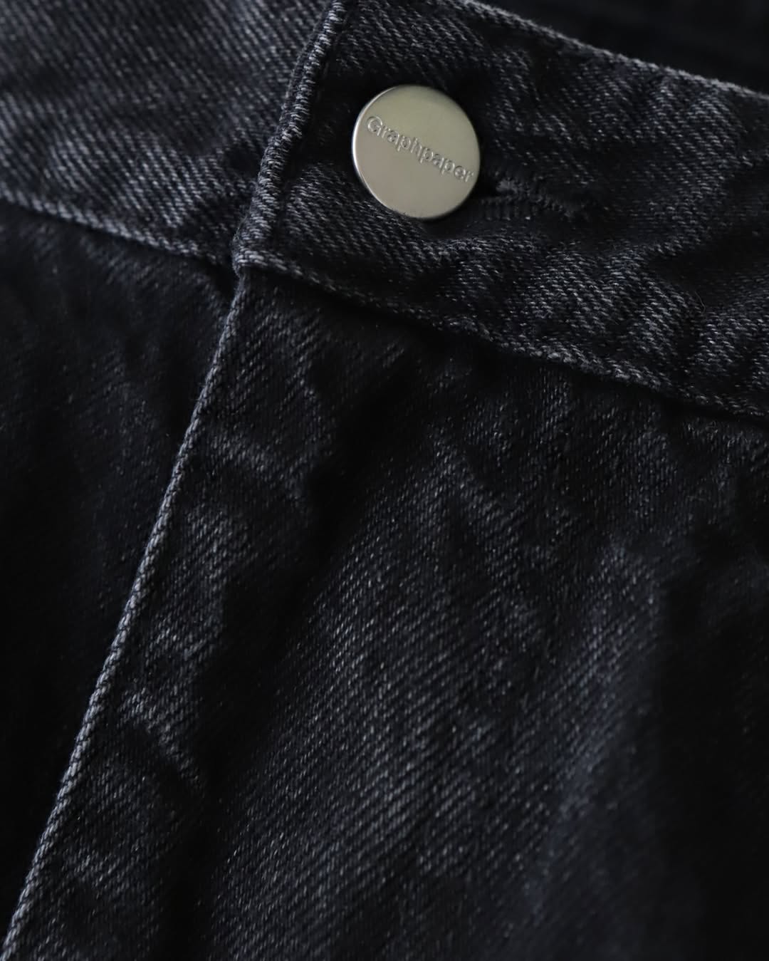 SELVAGE DENIM TWO TUCK TAPERED PANTS