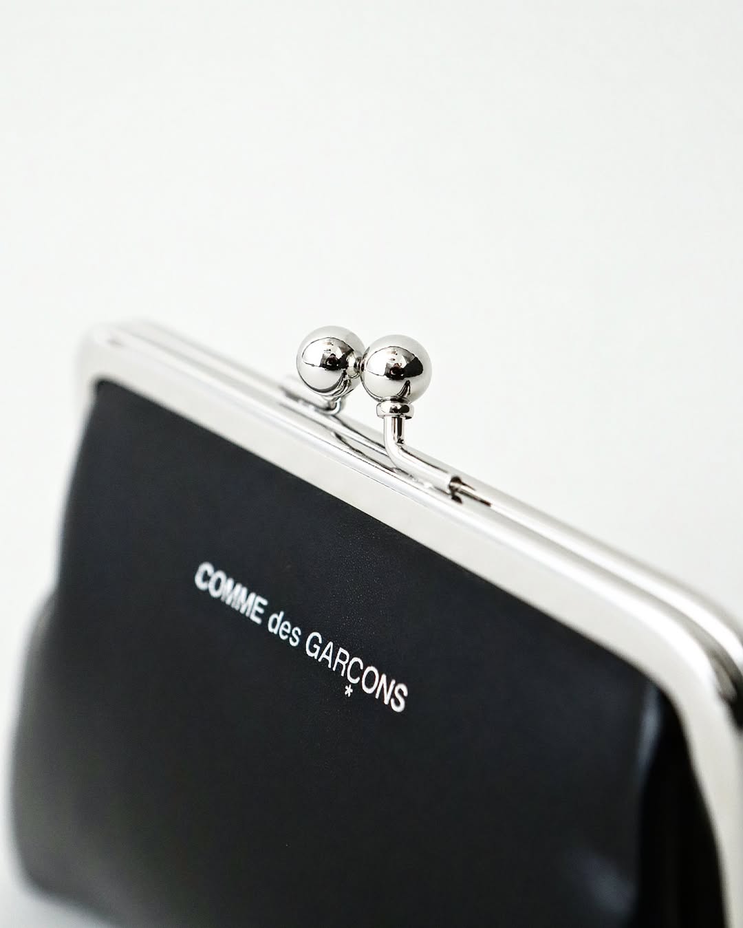 KISS CLASP SMALL