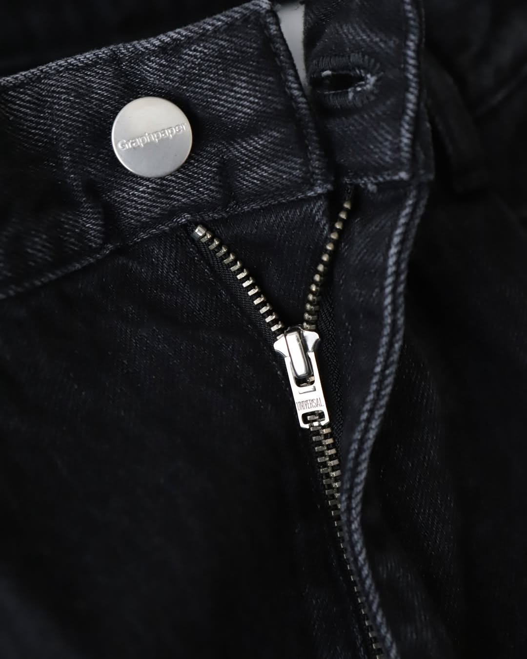 SELVAGE DENIM TWO TUCK TAPERED PANTS