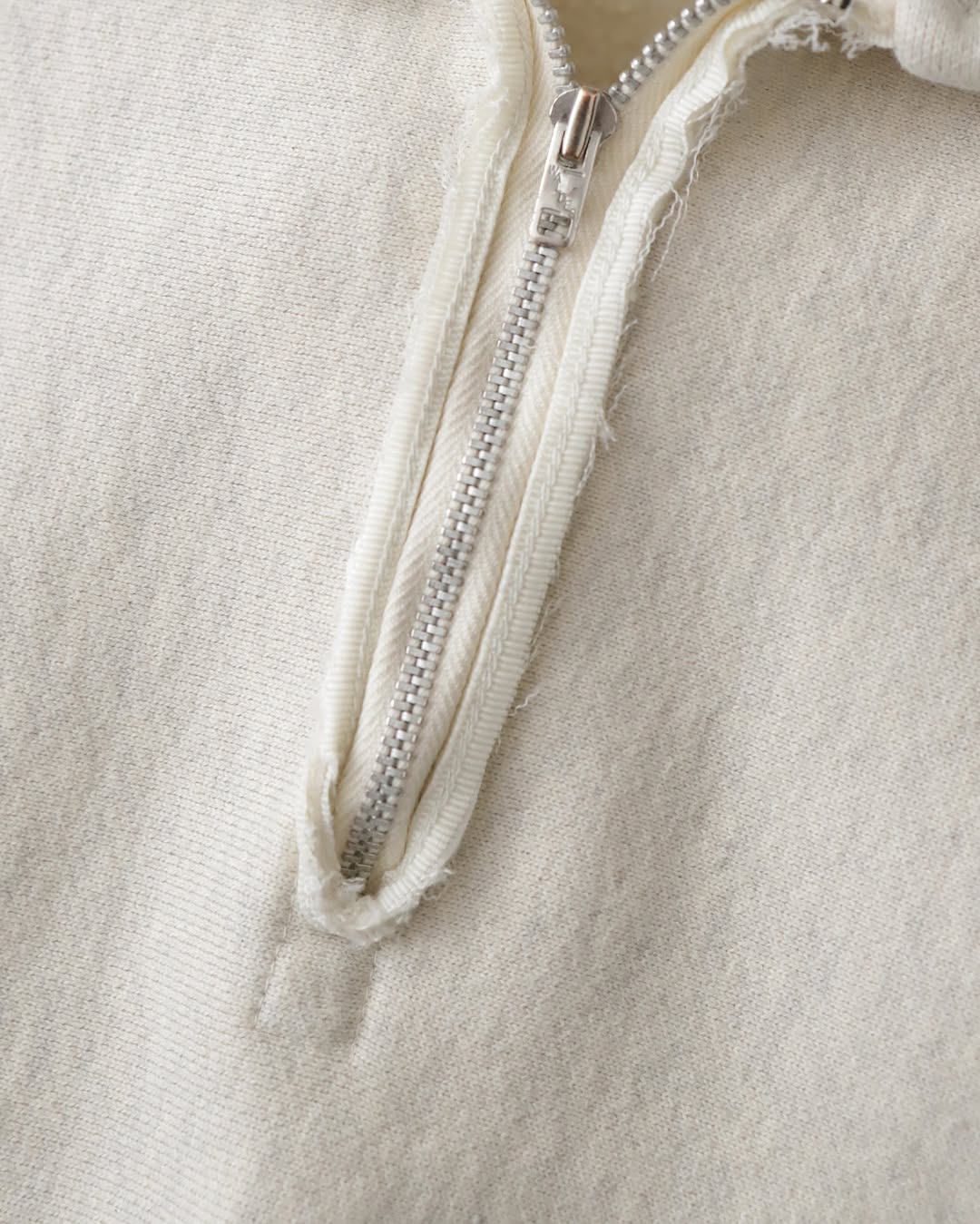 VINTAGE HALF ZIP SWEAT SHIRT