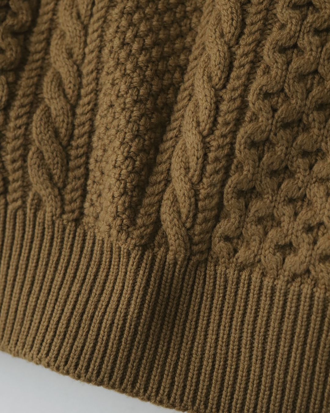 MERINO WOOL MIX CABLE KNIT SWEATER