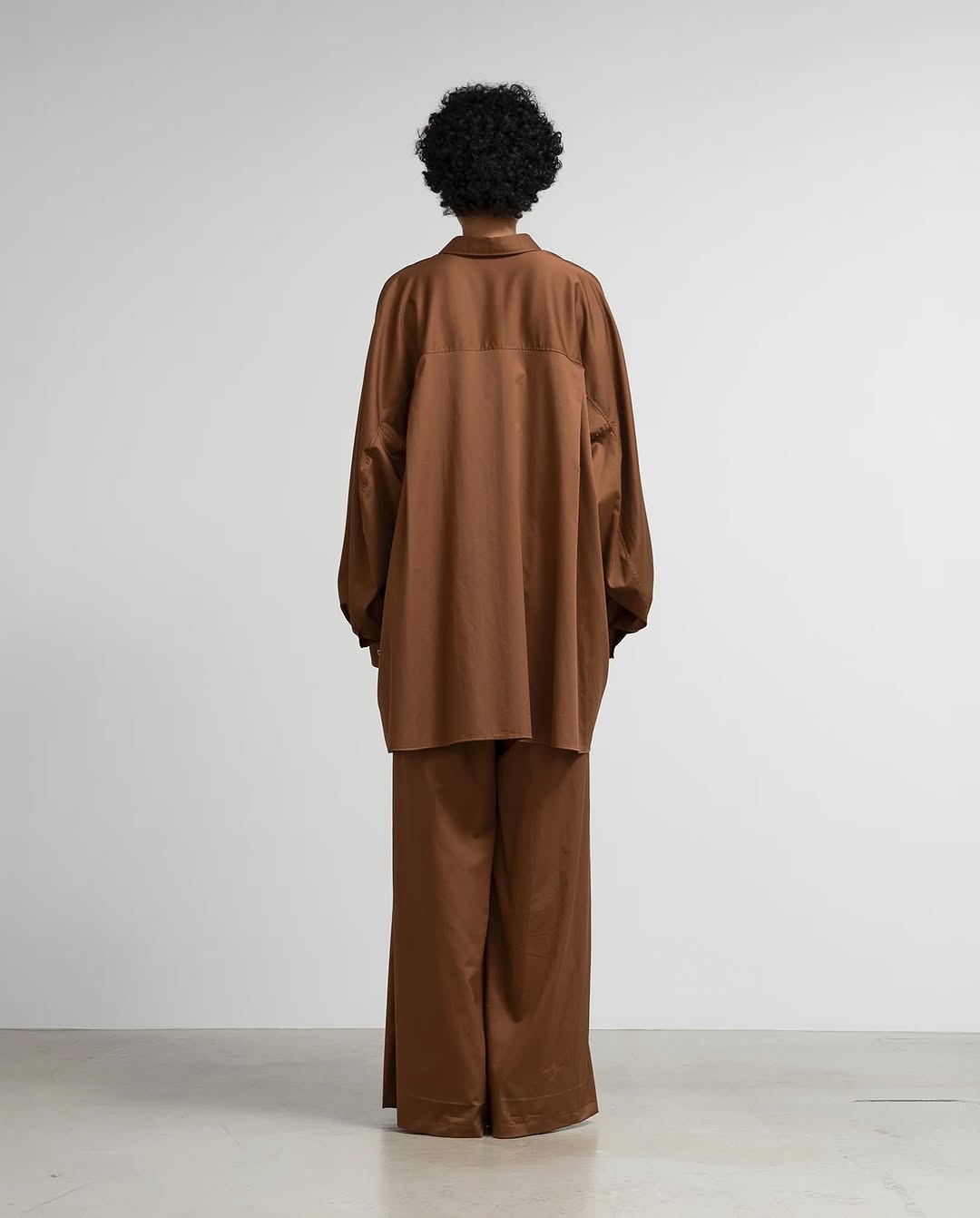 SILICON POPLIN TWO TUCK EASY WIDE PANTS（WOMEN）