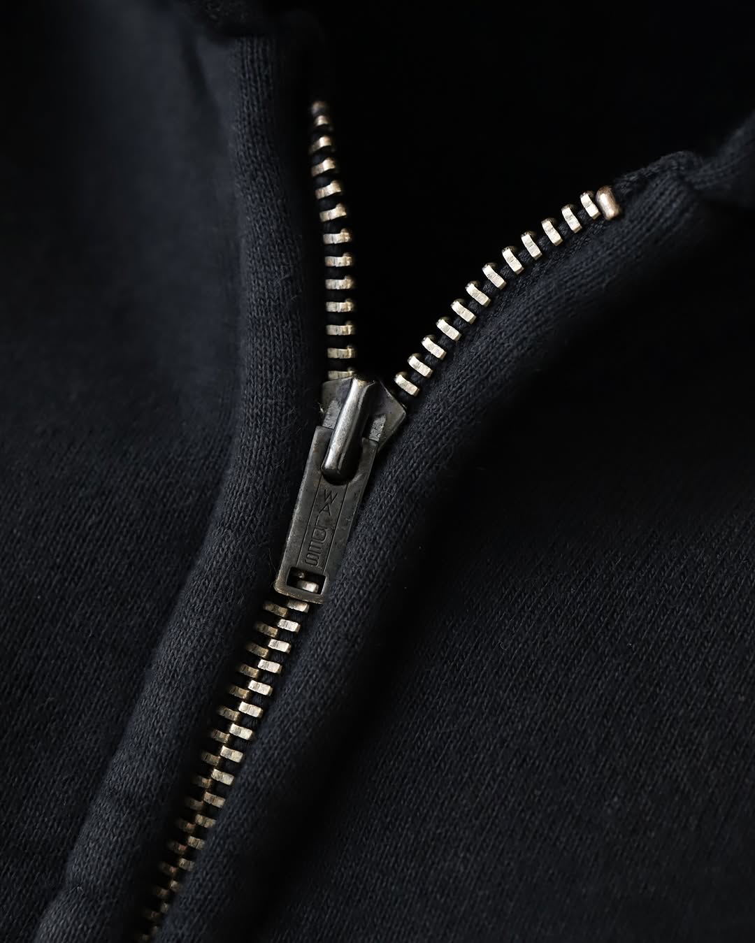 VINTAGE ZIP SWEAT HOODIE