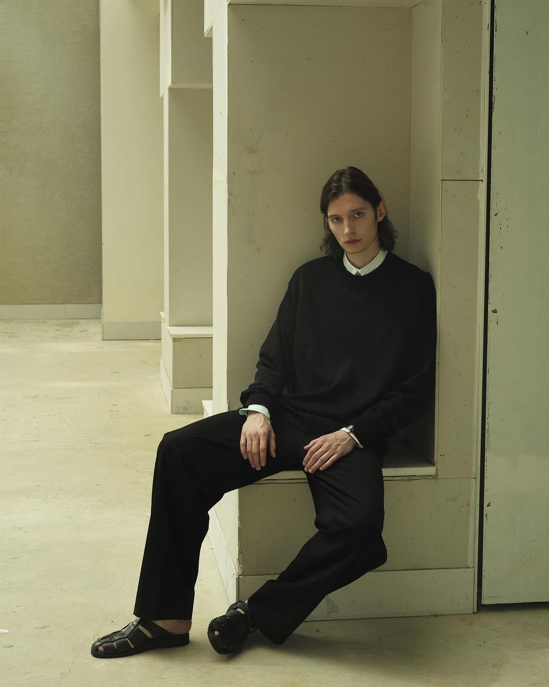 DAMAGED CREW NECK KNIT