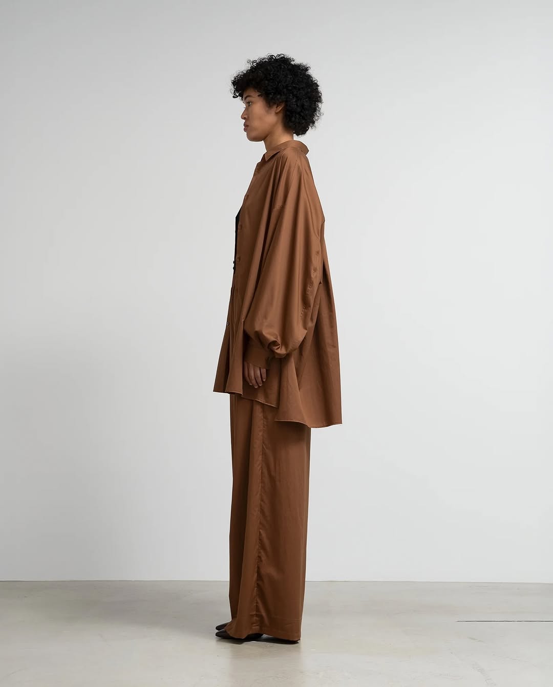 SILICON POPLIN TWO TUCK EASY WIDE PANTS（WOMEN）