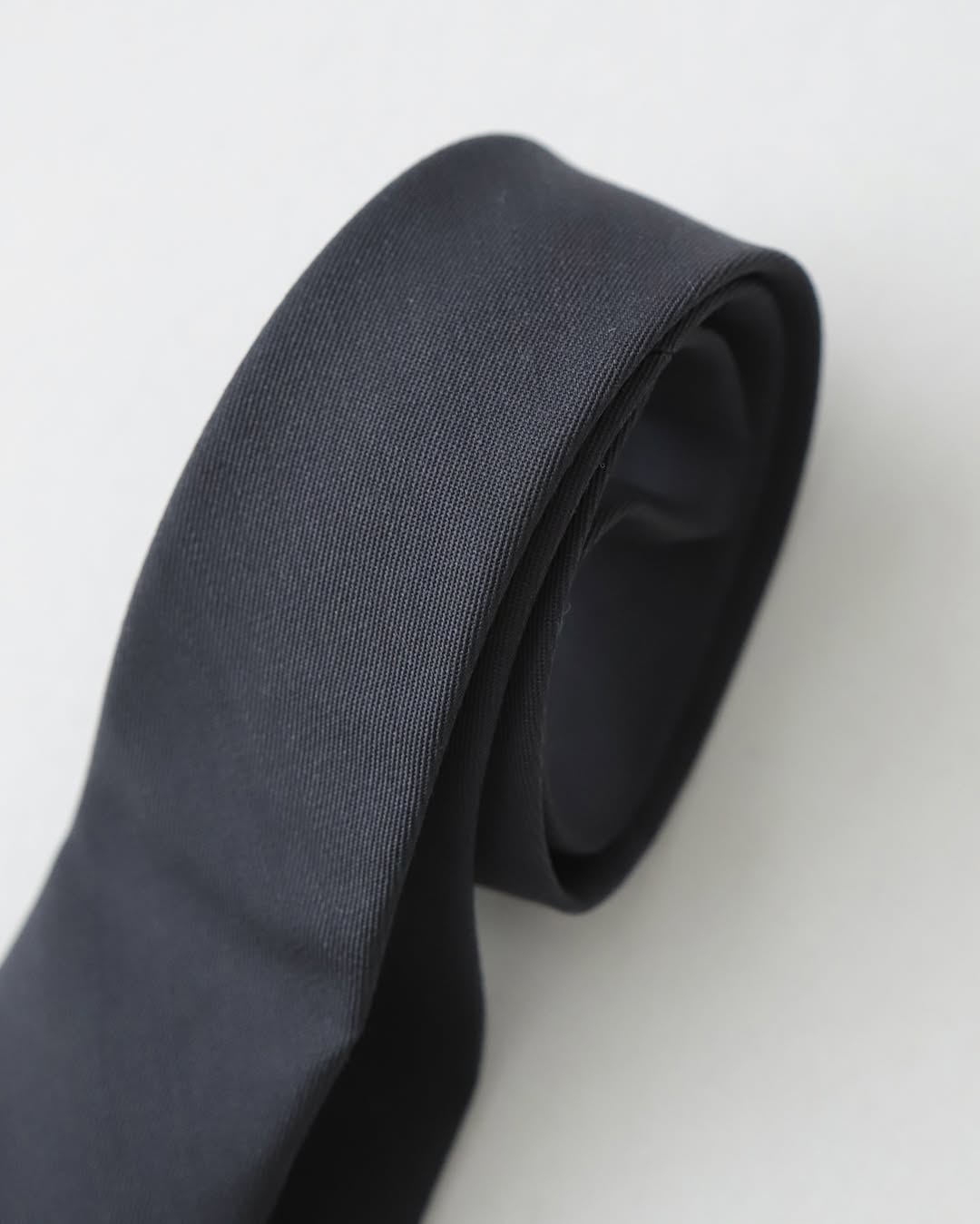 SCALE OFF WOOL NECKTIE