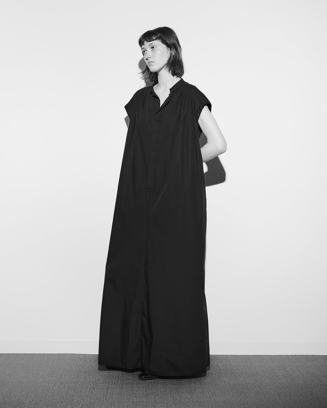 NATURAL DYED COTTON LAWN TUCKED DRESS（WOMEN）