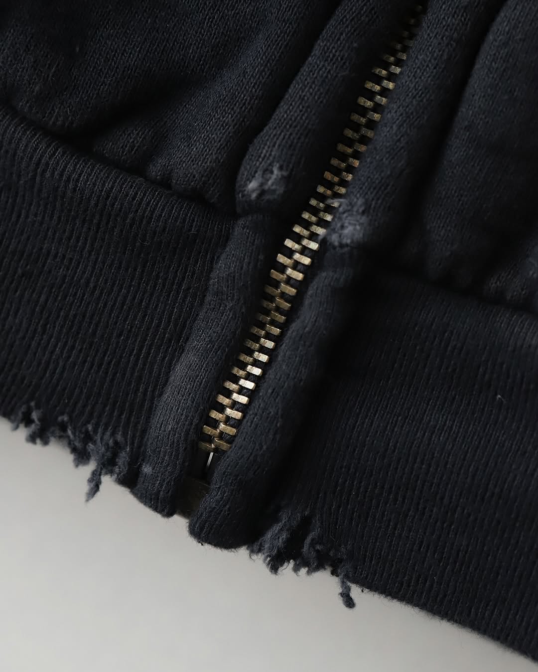 VINTAGE ZIP SWEAT HOODIE