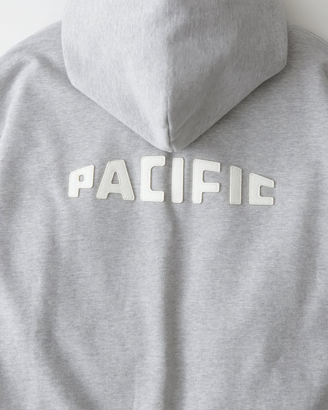 UNLIKELY SIMPLE SWEAT ZIP UP HOODIE