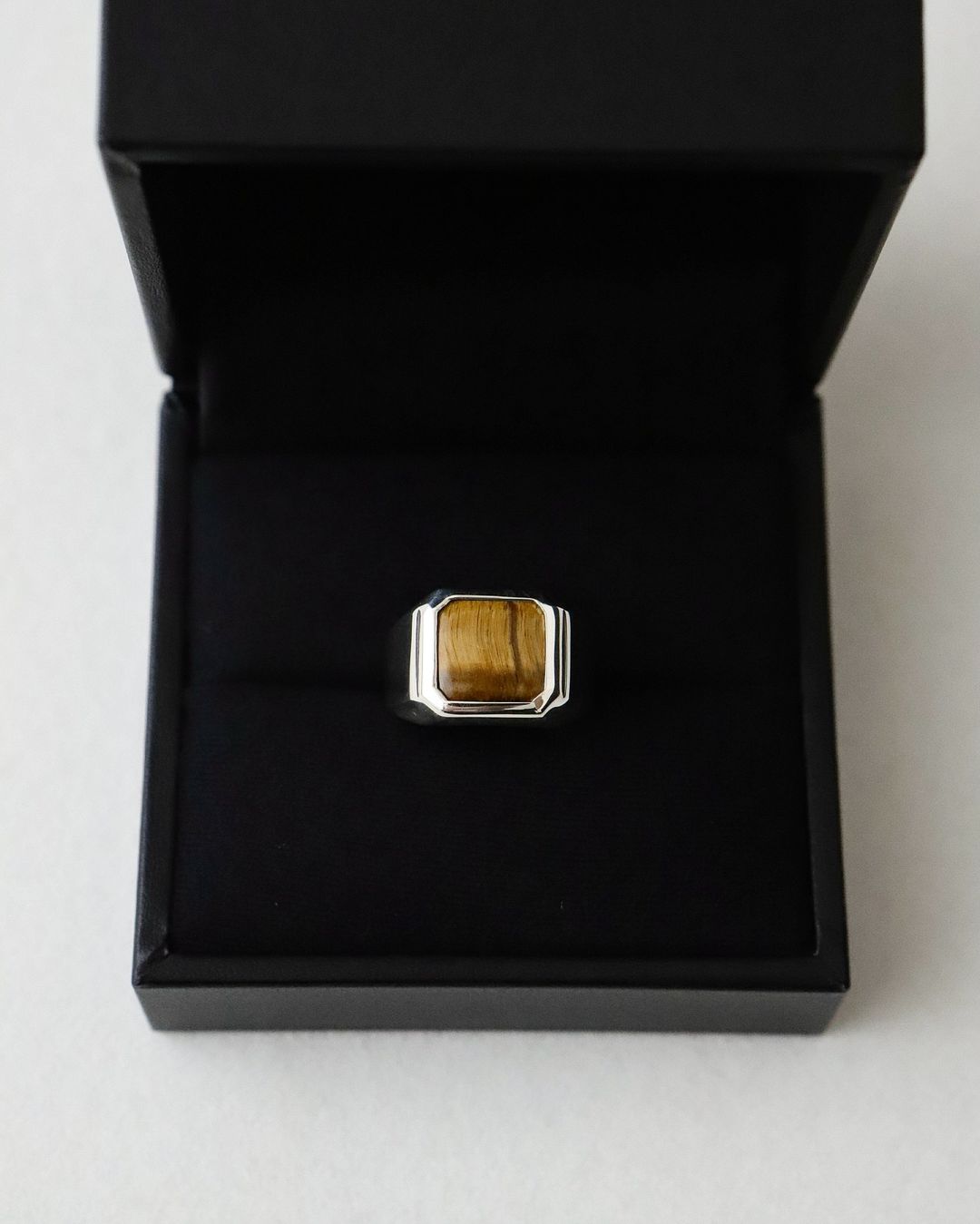 TIGER'S EYE SIGNET RING