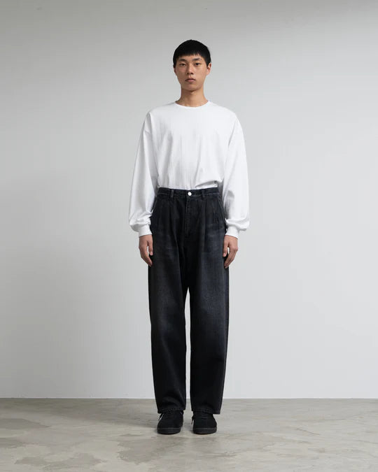 SELVAGE DENIM TWO TUCK TAPERED PANTS