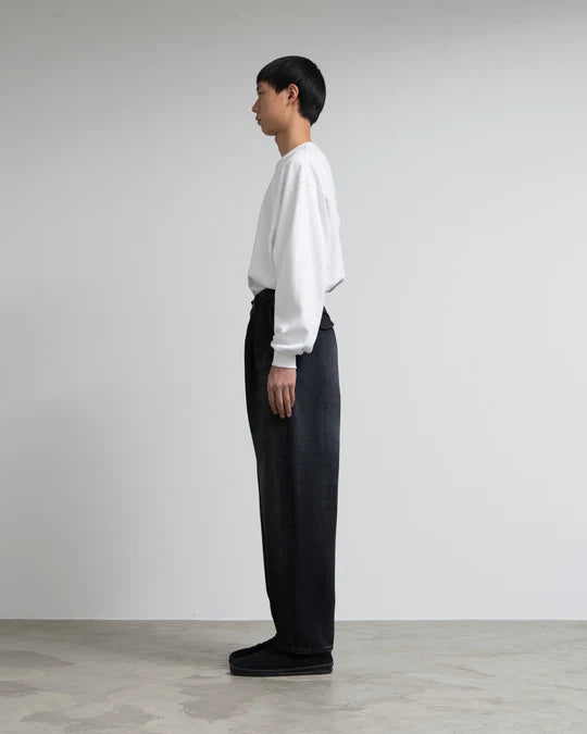 SELVAGE DENIM TWO TUCK TAPERED PANTS