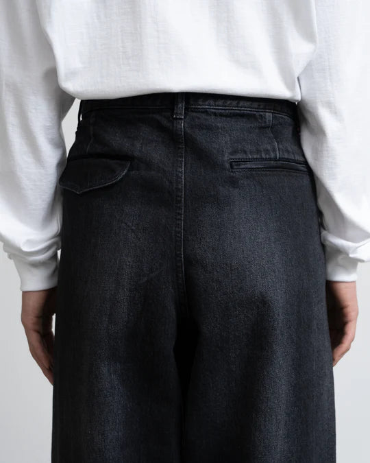 SELVAGE DENIM TWO TUCK TAPERED PANTS