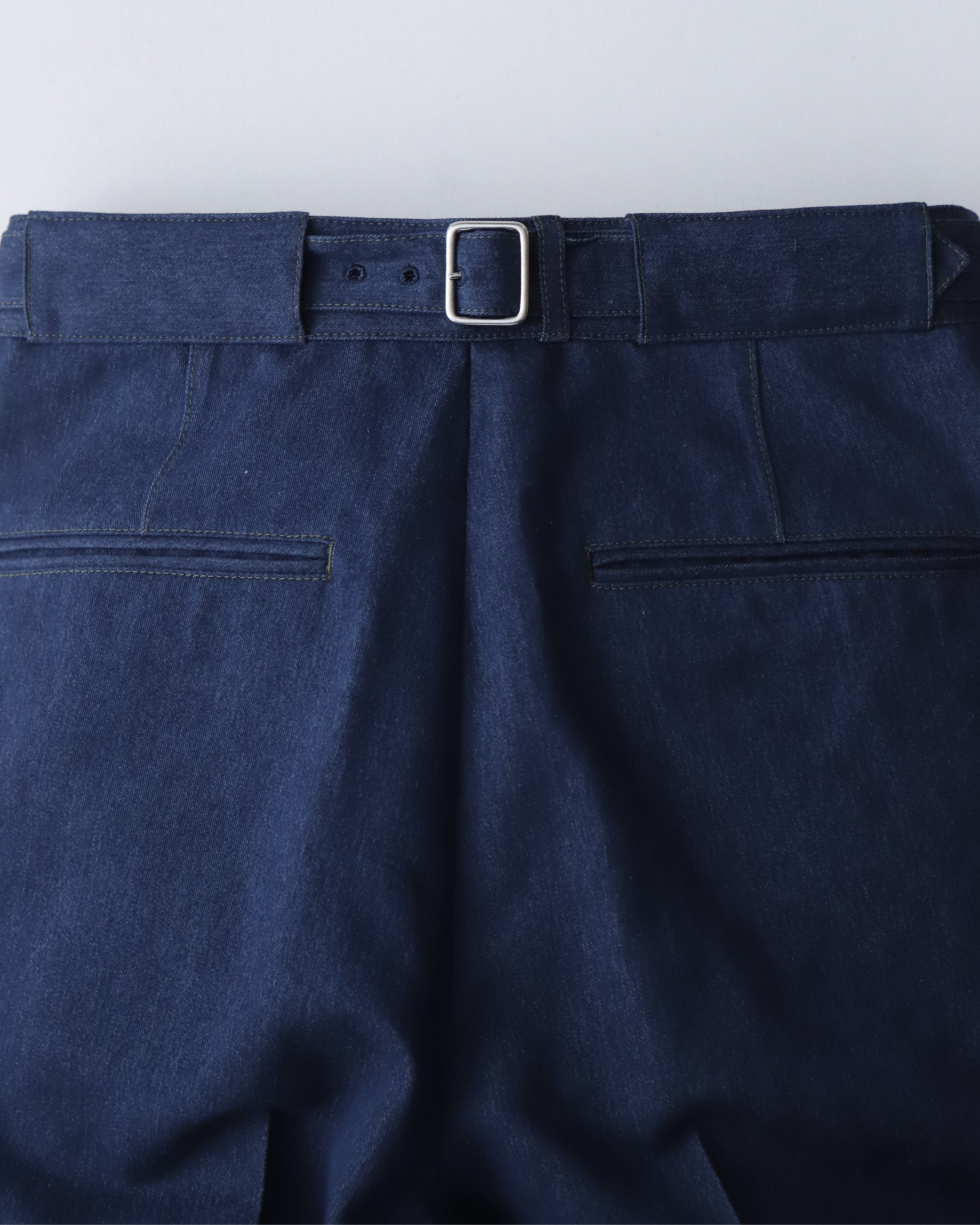 BACK BELT TROUSER