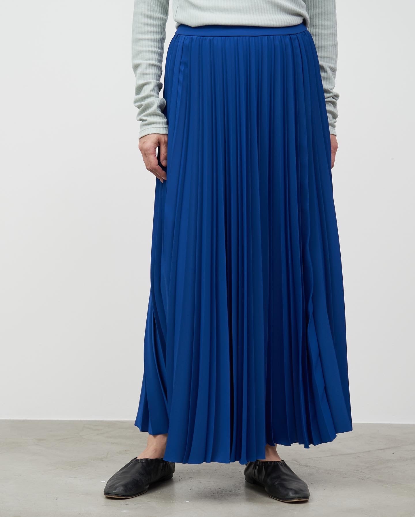 Graphpaper｜SATIN PLEATS SKIRT（WOMEN）