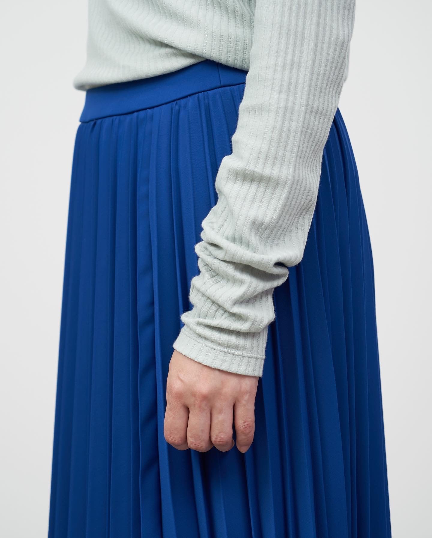 Graphpaper｜SATIN PLEATS SKIRT（WOMEN）